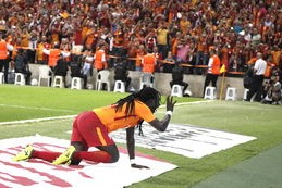 九游娱乐官网-中国足球年度最佳射手数据整理，中国足球队最佳射手